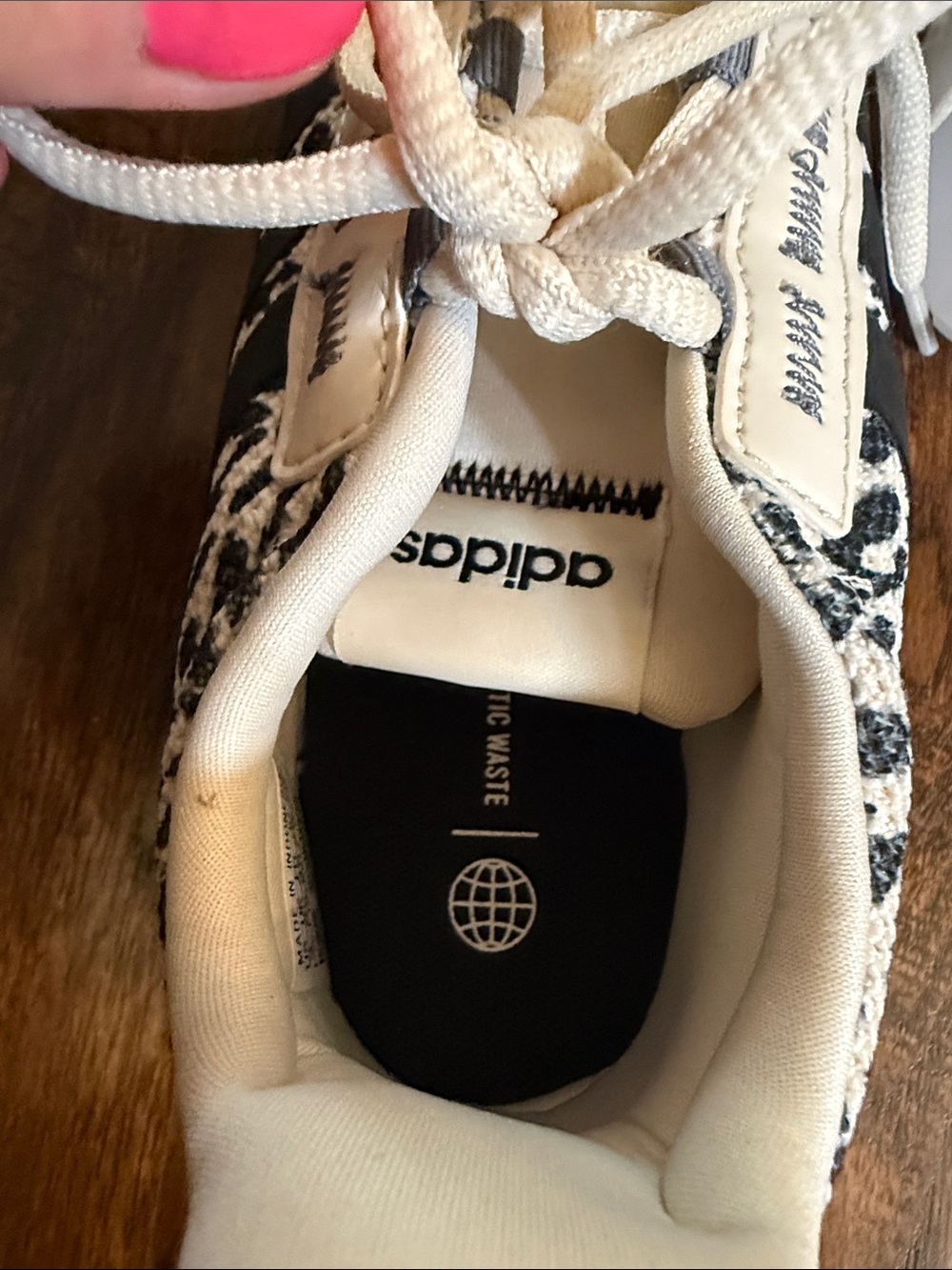 Girls Leopard Print Adidas TR21 racer running shoes, size 3 - Picture 7 of 9